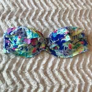 Victoria’s Secret Keyhole Ruffle Bandeau Swim Top